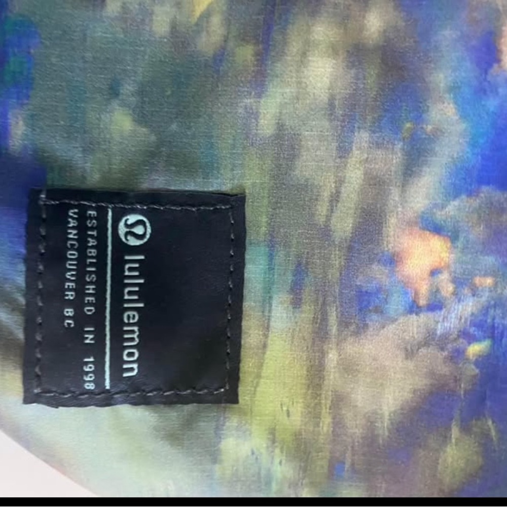 LULULEMON CRSOSSBODY BAG